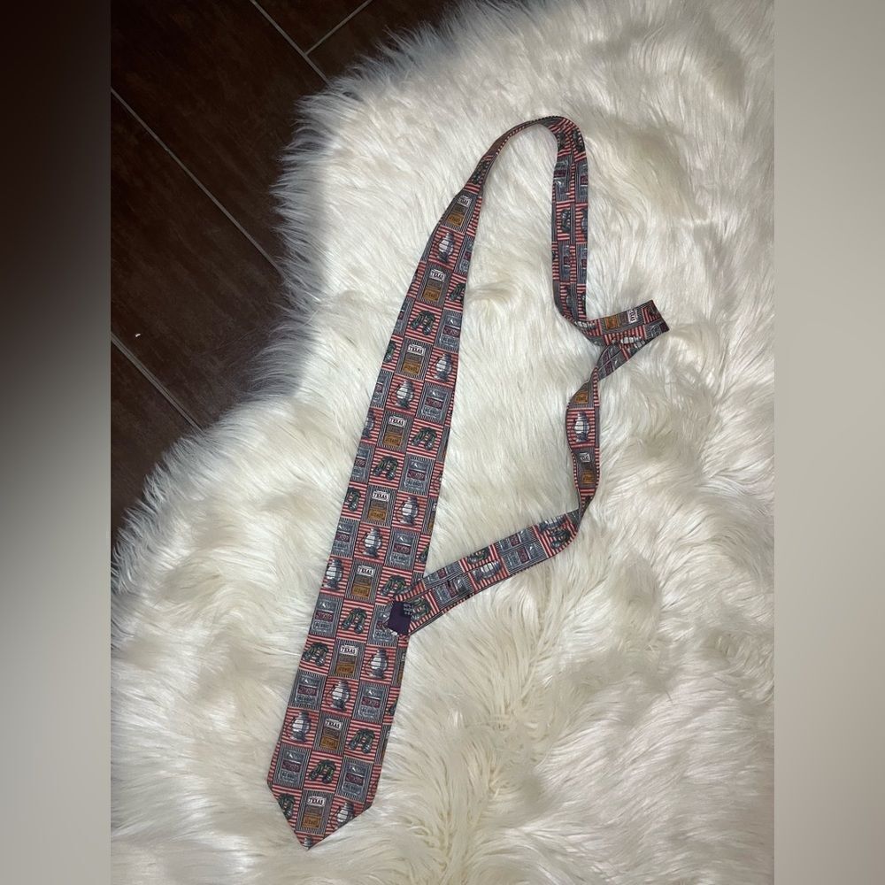 Structure Texas and Maine silk tie